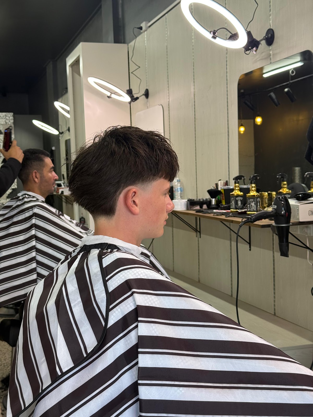 Mushroom cut with low taper